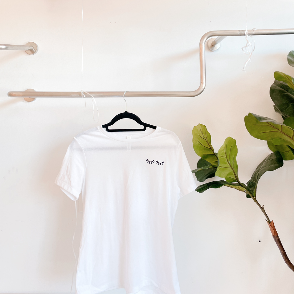 LASH EMBROIDERED T shirt