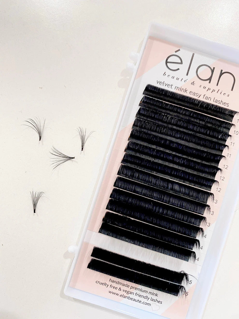 EASY FAN LASHES - WHAT ARE THEY AND HOW TO USE THEM