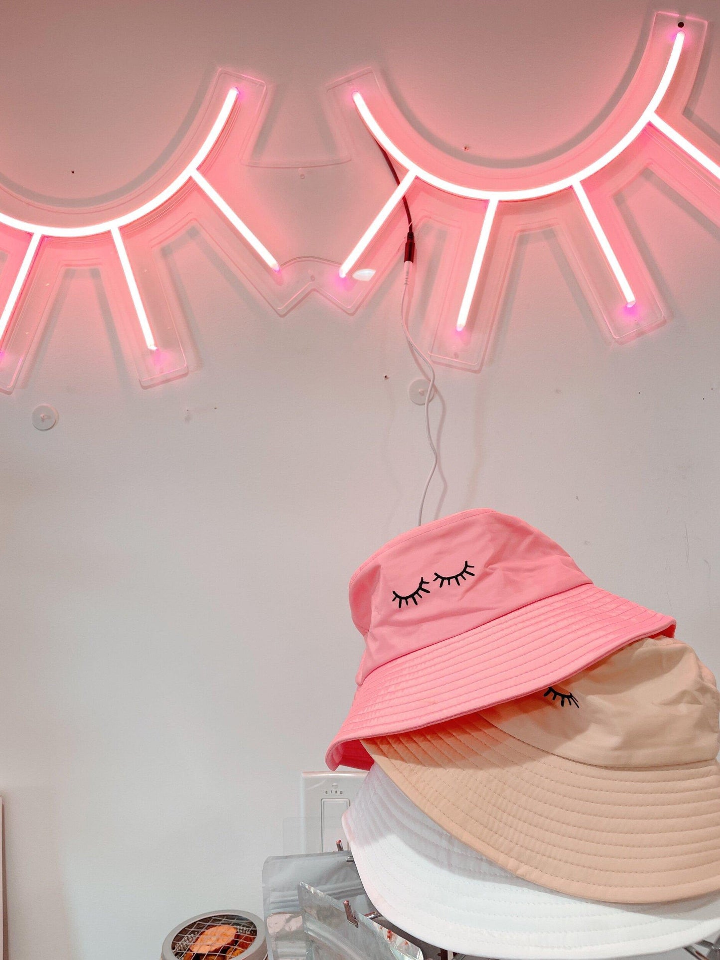 lash NYLON bucket hat