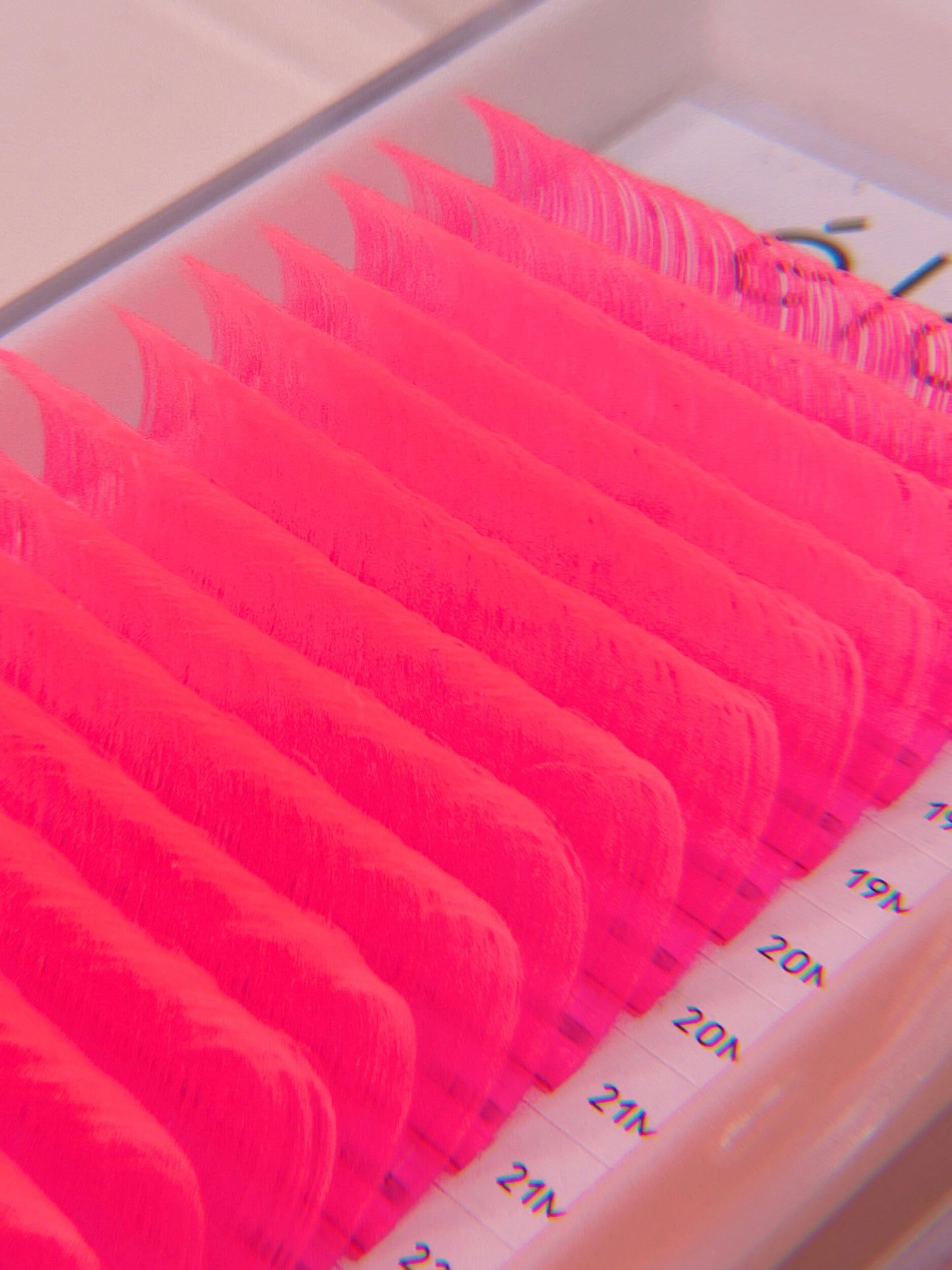 UV NEON 0.05 cashmere mink lashes